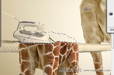 Photoshop合成在给自己烫衣服的长颈鹿 - 转载