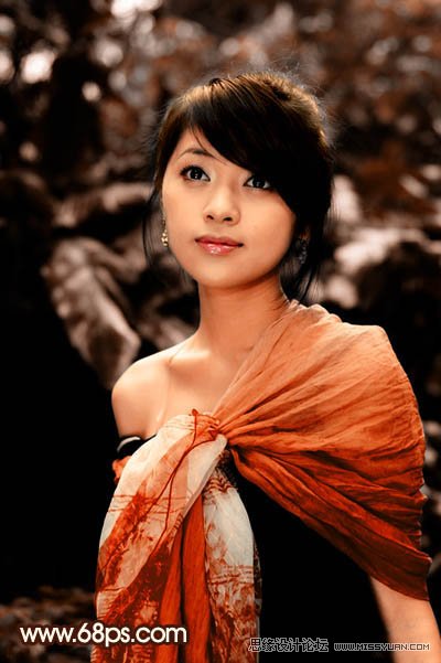 Photoshop调出陈黄色调的外景美女照