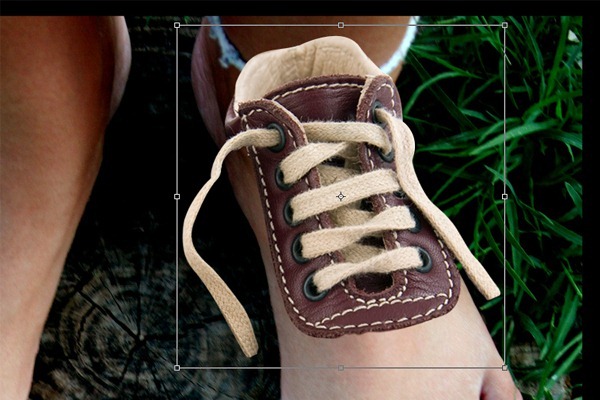 Photoshop合成长在脚上的神奇鞋子,PS教程,图老师教程网