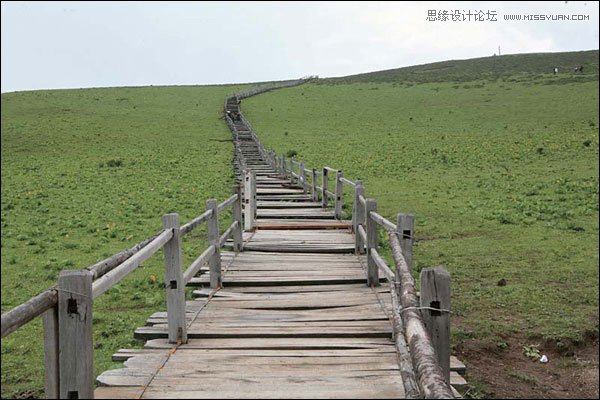 Photoshop给平凡的田野小路添加色彩层次感,PS教程,图老师教程网