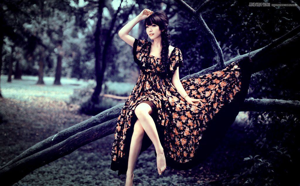 Photoshop调出树林美女梦幻的深蓝色调,PS教程,图老师教程网