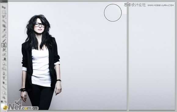 Photoshop打造柔美的红光潮流人物海报