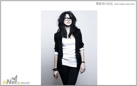 Photoshop打造柔美的红光潮流人物海报