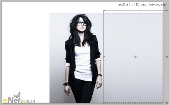 Photoshop打造柔美的红光潮流人物海报