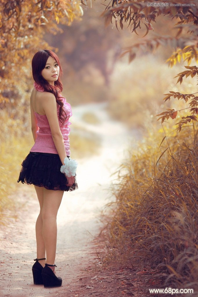 Photoshop调出公园美女秋季淡黄色调