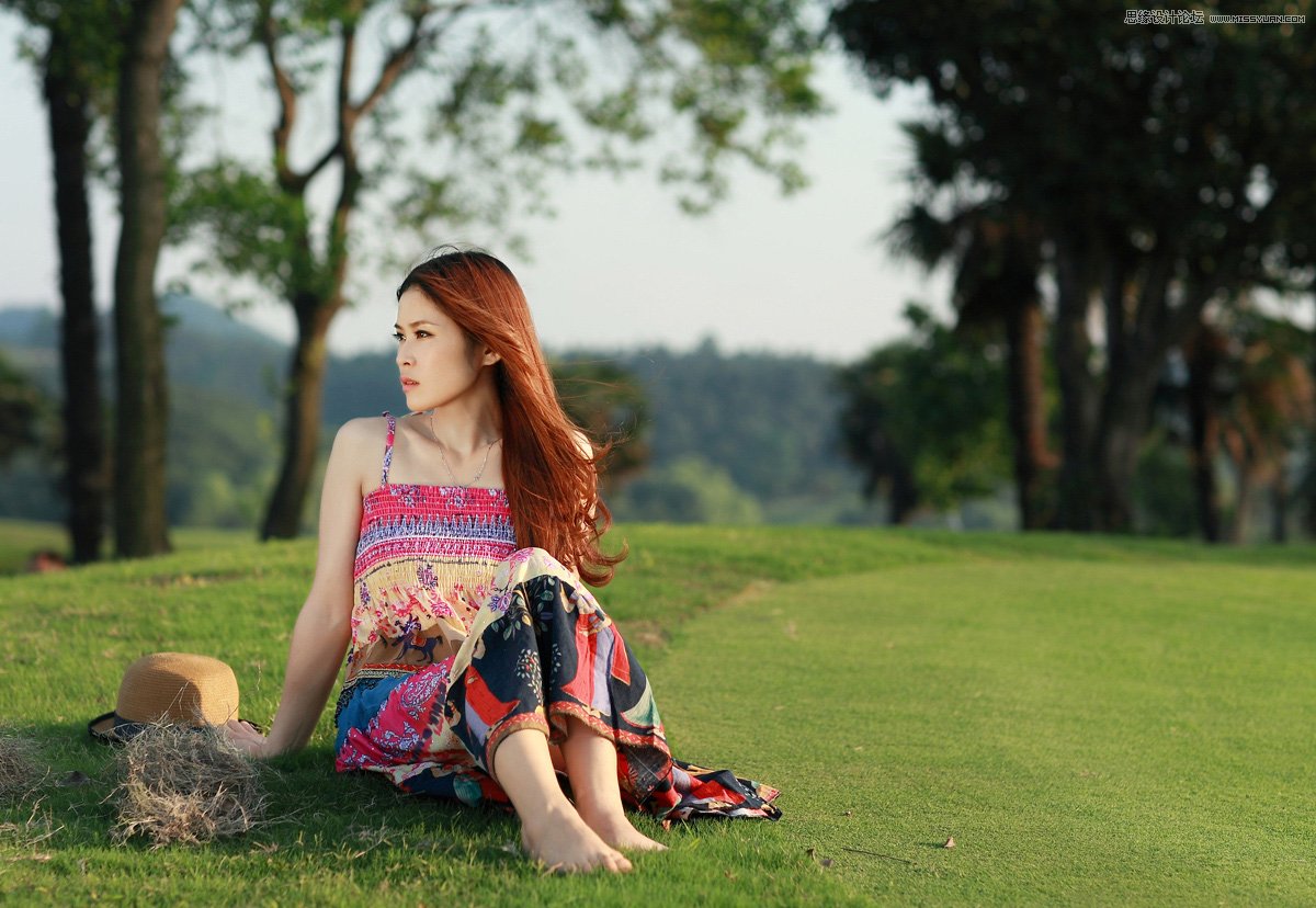 Photoshop给外景草地美女添加夕阳光效效果