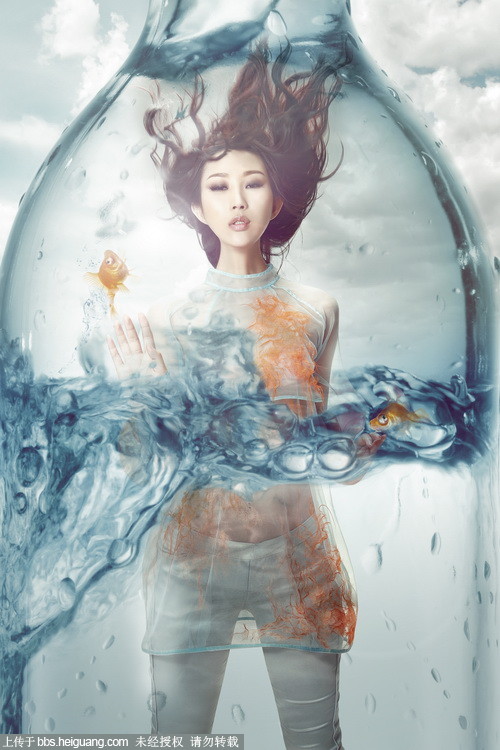 Photoshop创意合成玻璃瓶中被水淹没的美女