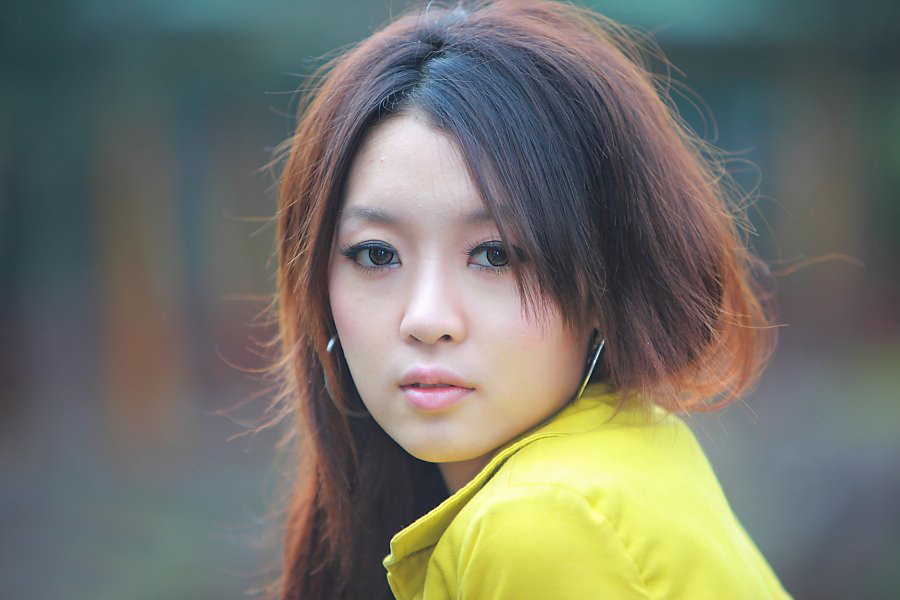 Photoshop巧用通道工具抠出美女细致的头发
