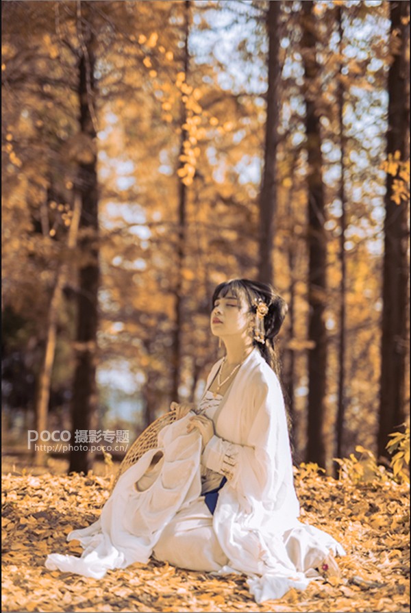 Photoshop调出银杏树下外景人像秋季黄色调