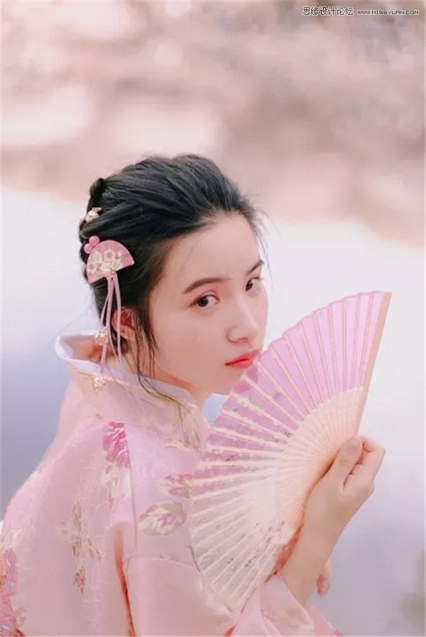 LR调出外景人像照片粉红艺术效果