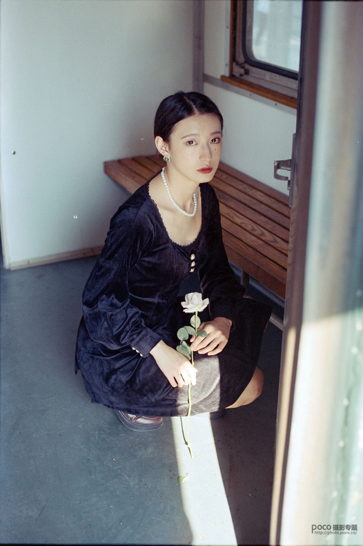 Photoshop调出人像照片复古电影胶片效果